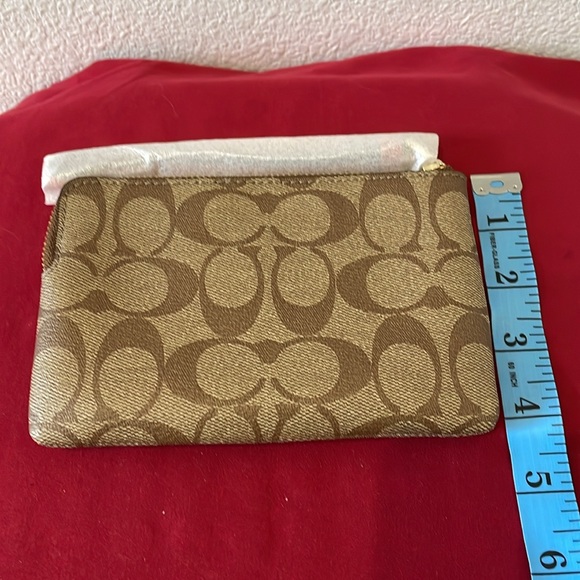NWT COACH Signature Logo Khaki/Red Wristlet/Wallet - Picture 3 of 6